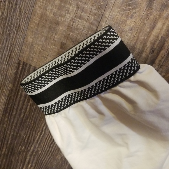 Christian Dior Cropped top White Blue Logo on Neck and at Bottom of shirt - Picture 12 of 14